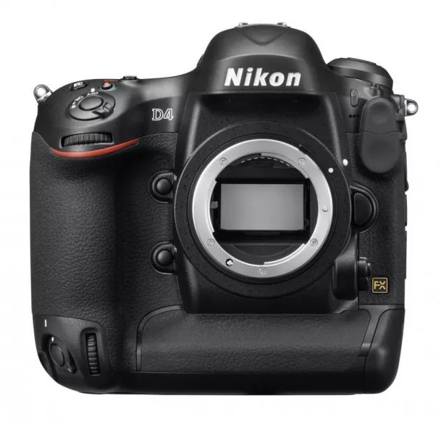 Nikon D4 GEHÄUSE, Gebrauchtware in gutem Zustand mit 224.254 Auslösungen